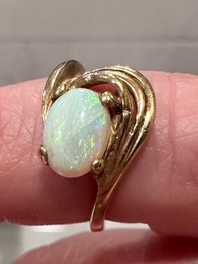 Vintage Single Opal Gold Ring